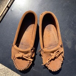 Minnetonka / Size 5 1/2